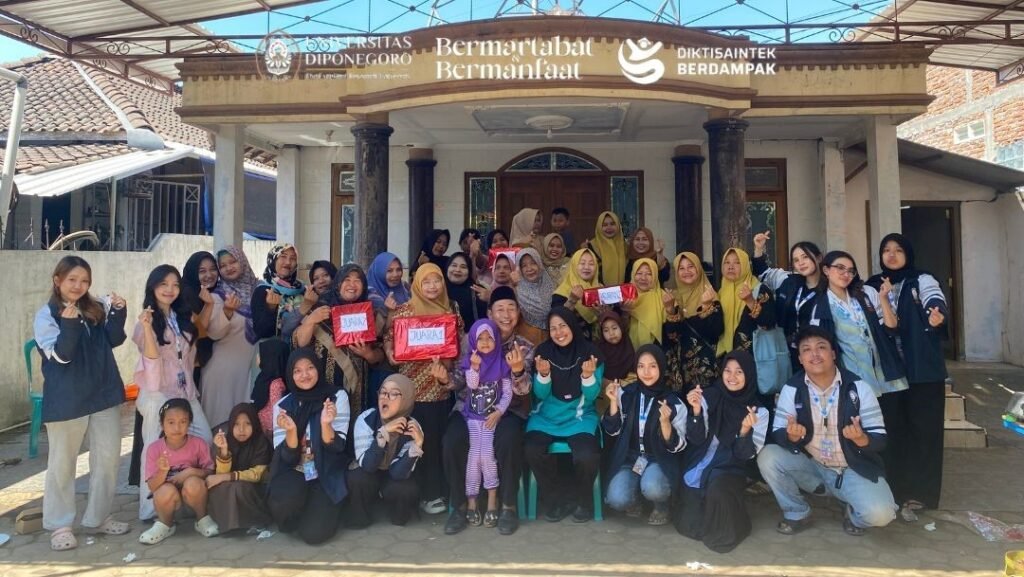 Mahasiswa Bioteknologi UNDIP Kenalkan Sisi Sains Pangan Jagung di Desa Jragung k3 02 a3 g1